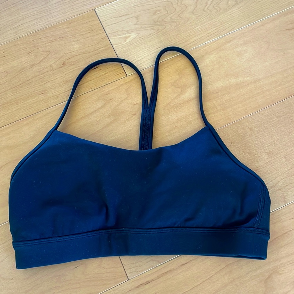 Lululemon Flow Y Nulu Bra 
Light Support, A–C Cups